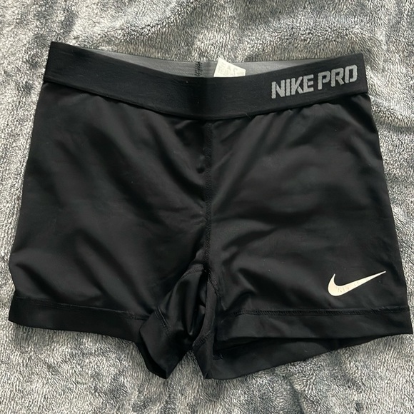 Nike Pro Shorts - Picture 1 of 3